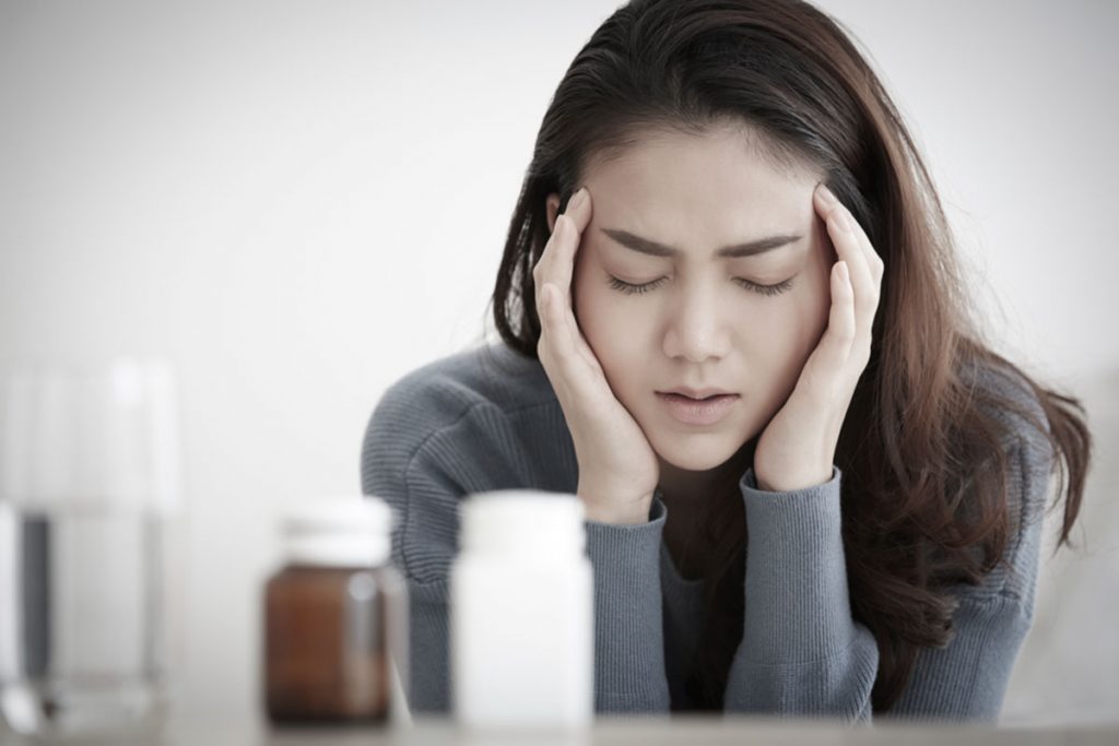 頭痛で鎮痛剤の頼りすぎは要注意！